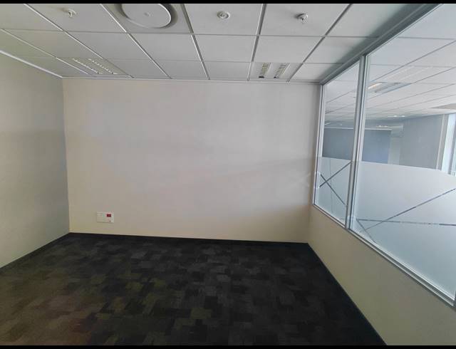 2,700M² OFFICE TO LET IN WATERFALL